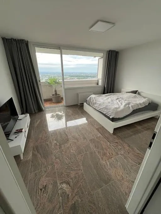 Axa-Tower Apartment Cologne