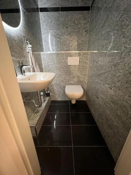 Axa-Tower Apartment Köln