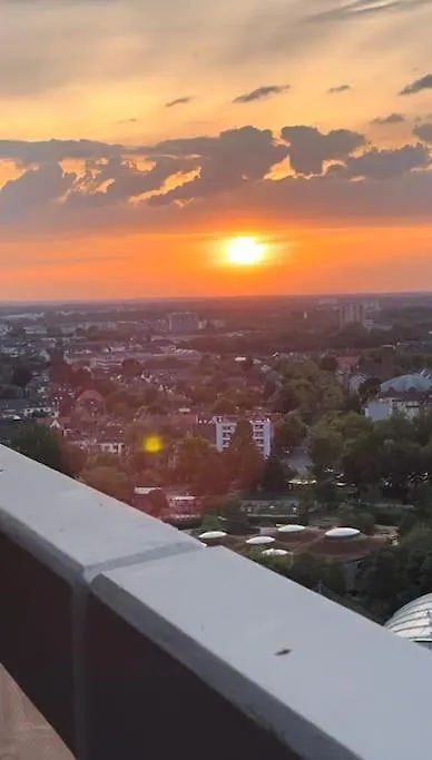 Axa-Tower Apartment Cologne 0*,