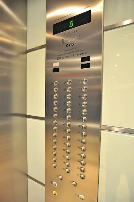 Axa-Tower Apartment Köln